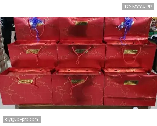 张楠家的冰箱里塞满蛋白粉，连瓶啤酒都找不到